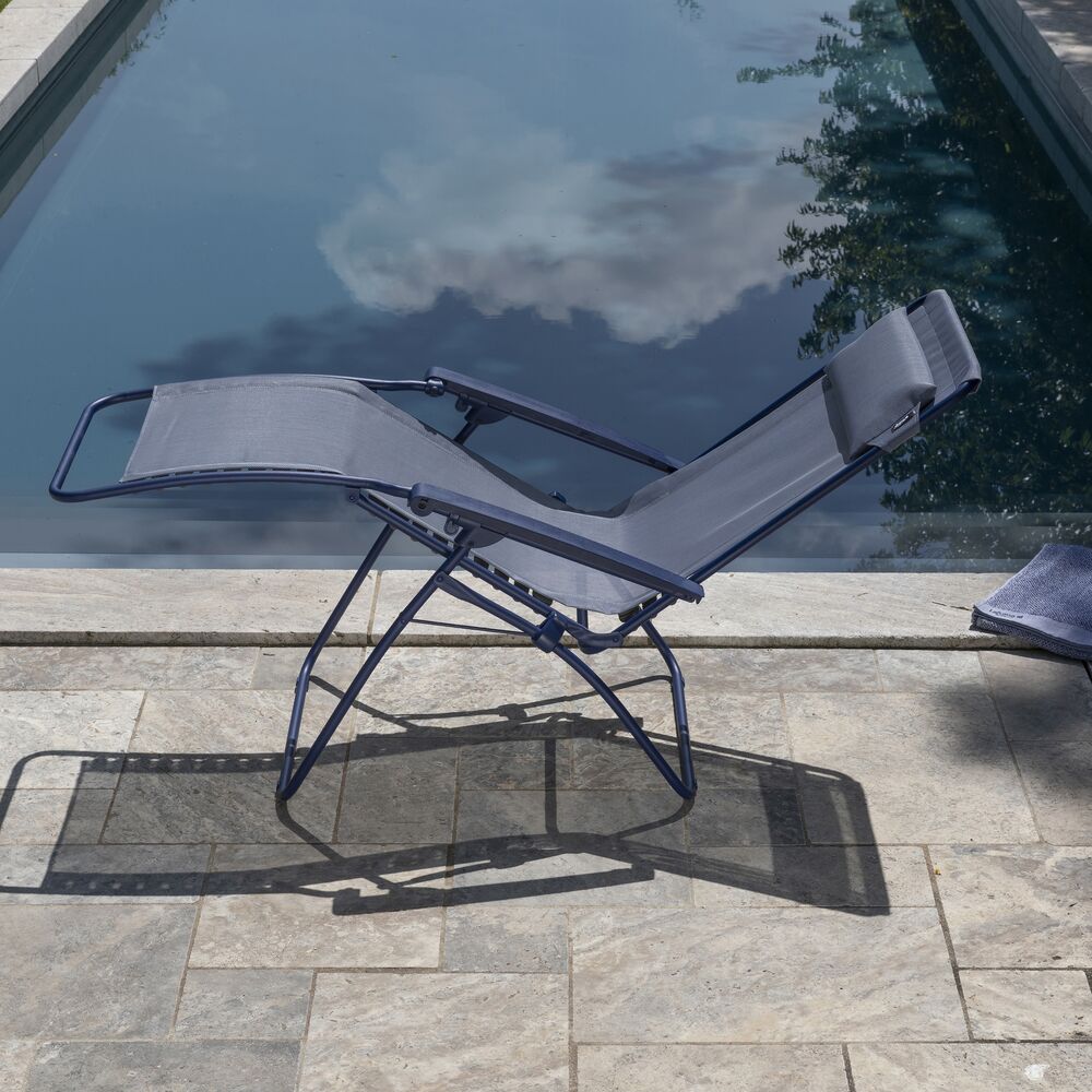 RECLINING CHAIR