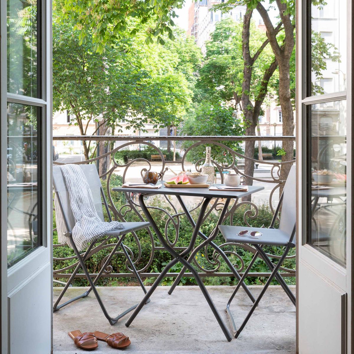 SQUARED FOLDABLE BALCONY TABLE