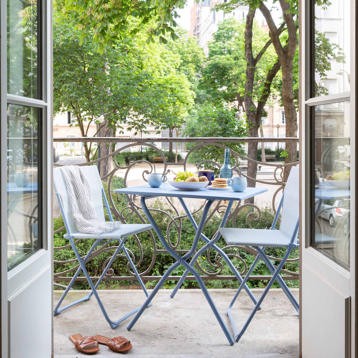 SQUARED FOLDABLE BALCONY TABLE