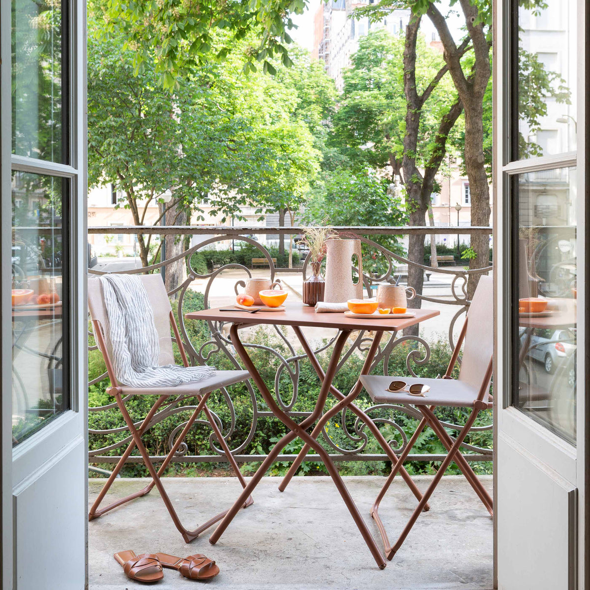 SQUARED FOLDABLE BALCONY TABLE