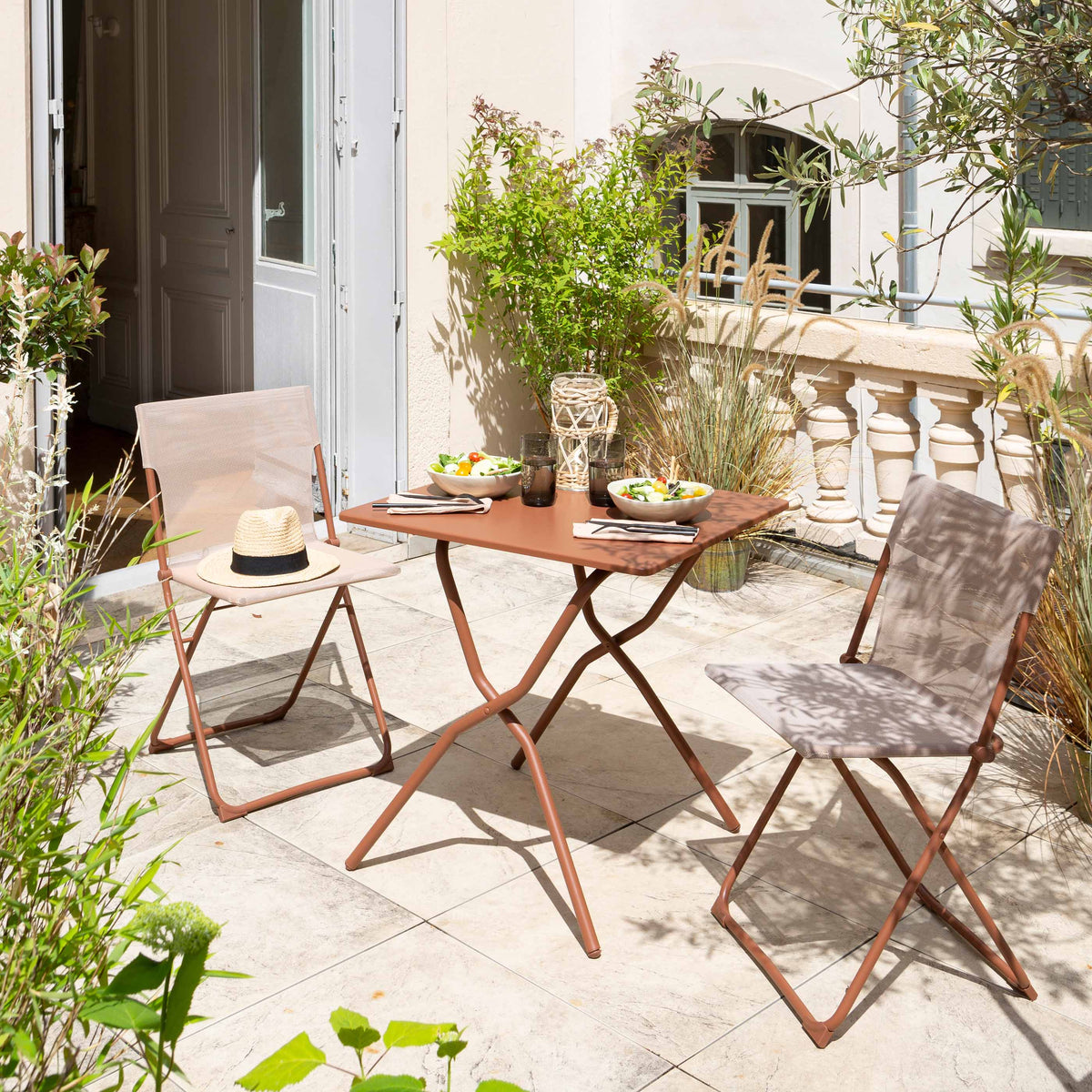 SQUARED FOLDABLE BALCONY TABLE